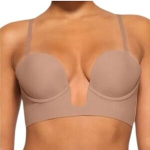 SKIMS Deep Plunge Bra Sienna